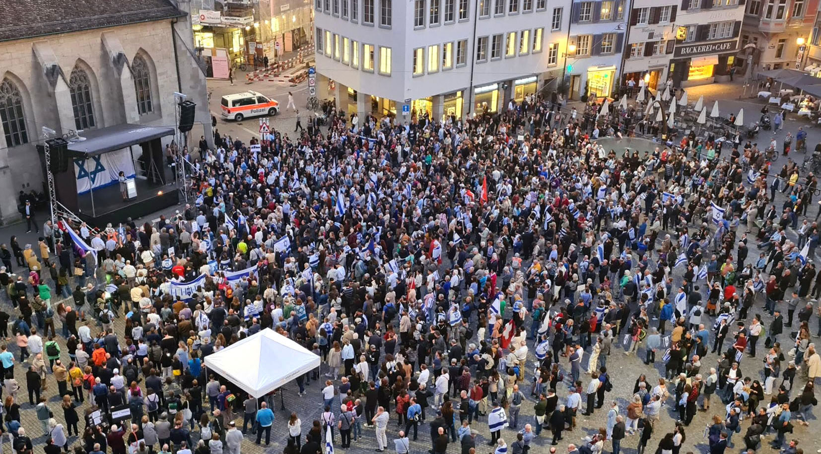 Kundgebung auf dem Münsterhof. 