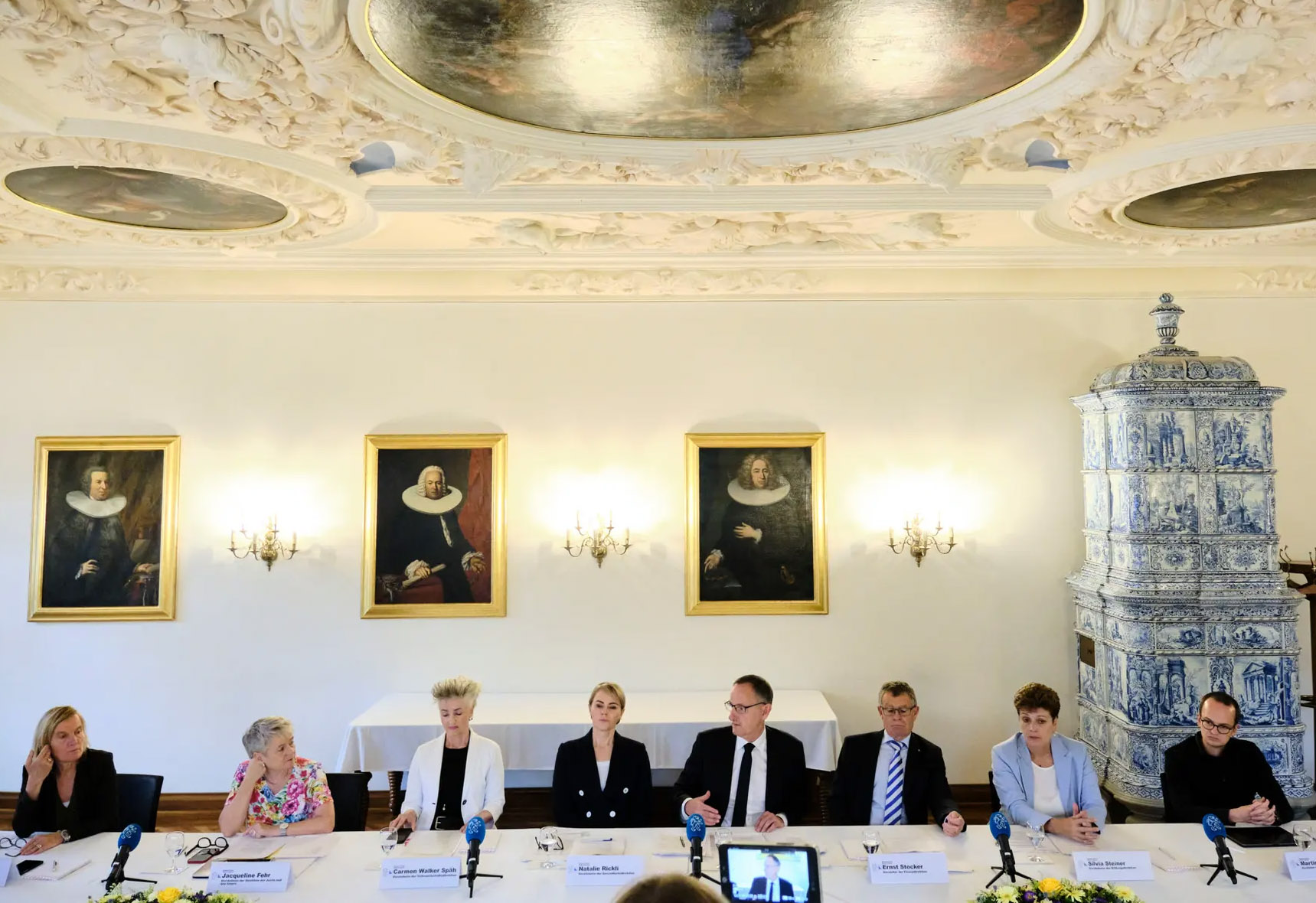 Der Regierungsrat im Zürcher Rathaus. 