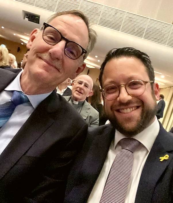 Mario Fehr, Rabbiner Noam Hertig und Bischof Joseph M. Bonnemain lachen in die Kamera.